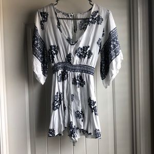 A’Gaci white and blue floral romper